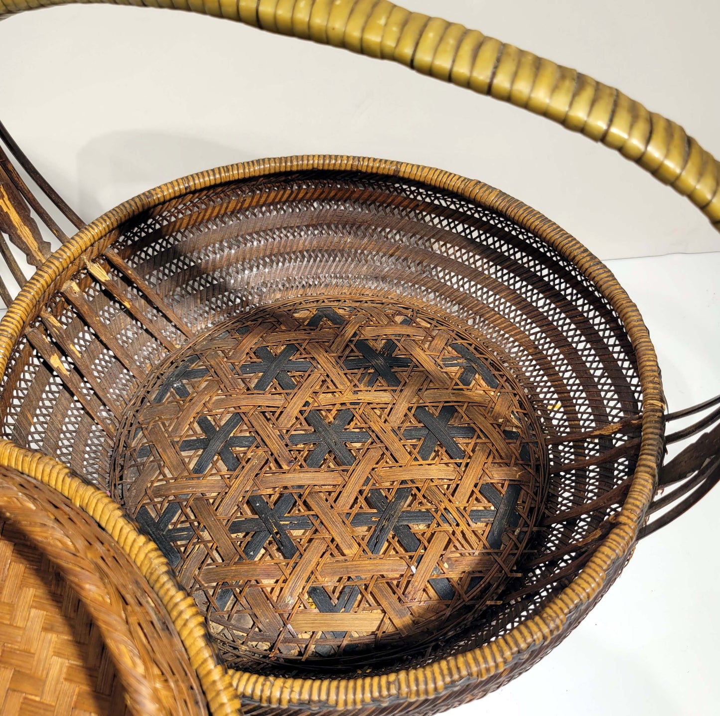 JAPANESE LACQUERED BAMBOO WICKER WEDDING BASKET