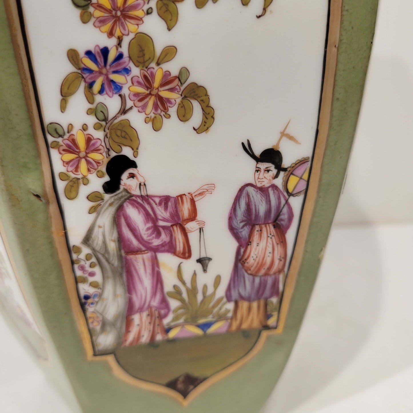 German Chinoiserie Porcelain Covered Vase