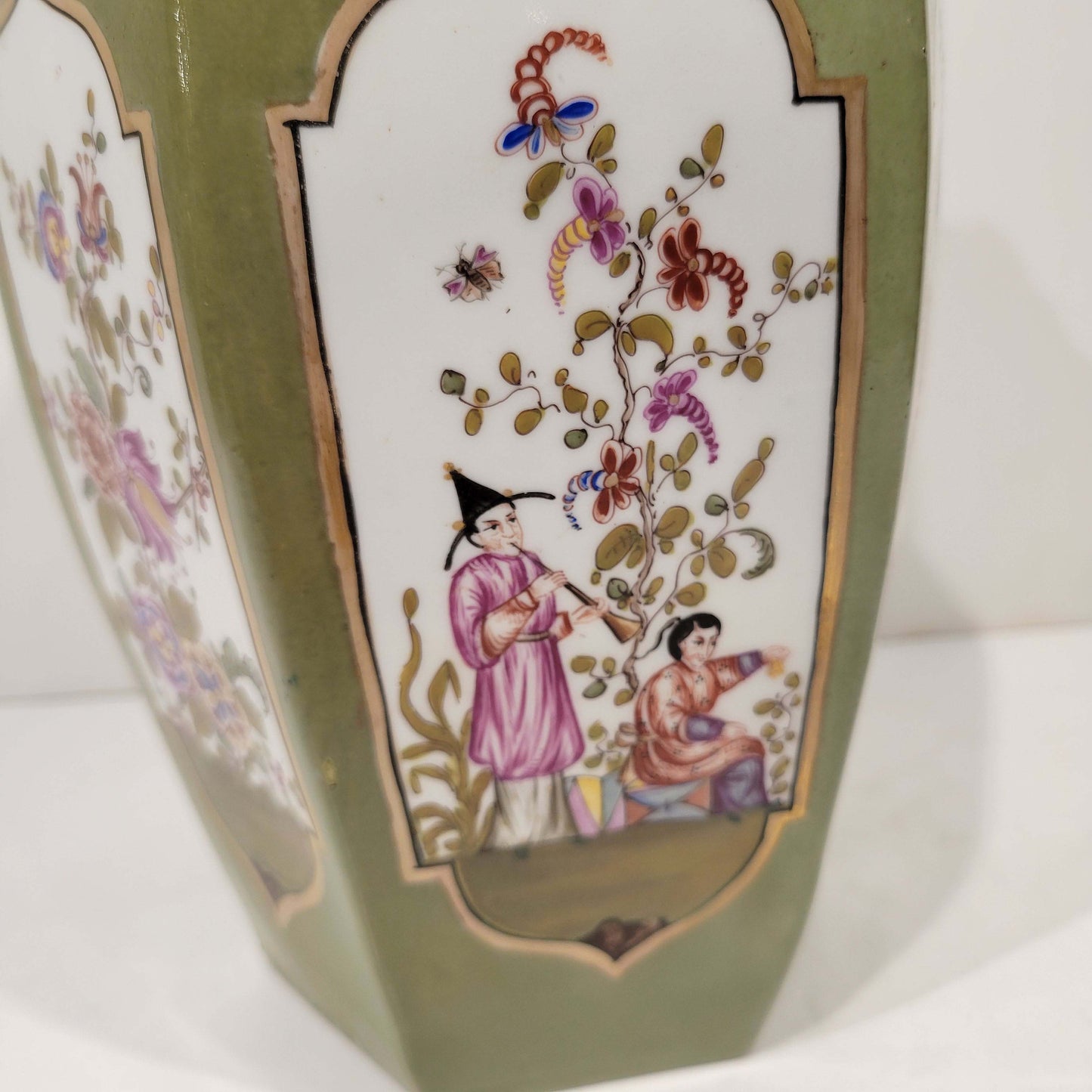 German Chinoiserie Porcelain Covered Vase
