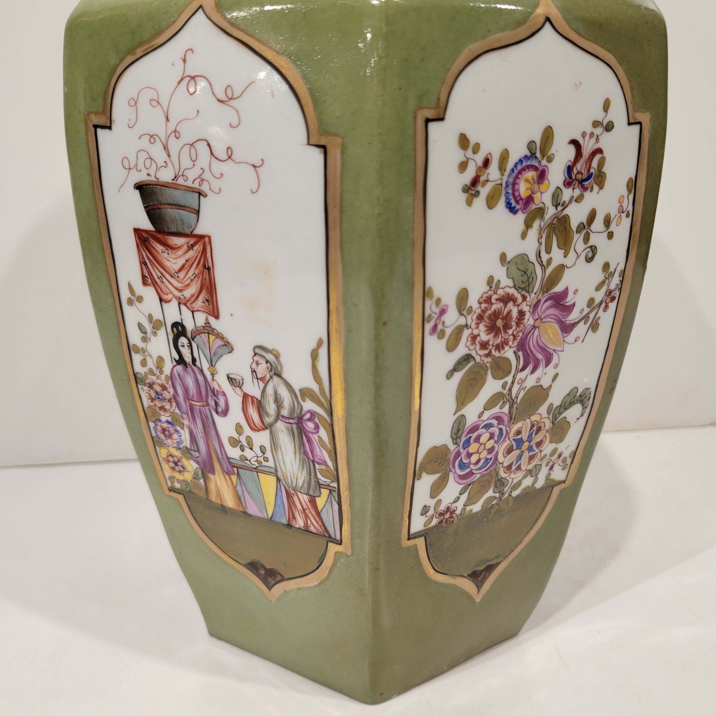 German Chinoiserie Porcelain Covered Vase